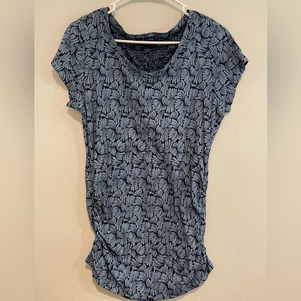Fresh Produce Printed Blue long line tee shirt with gathered sides. Size M
